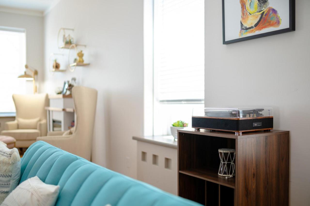 Saint Charles 115 N Main Huge 2 Bedroom Unit On Main Street מראה חיצוני תמונה